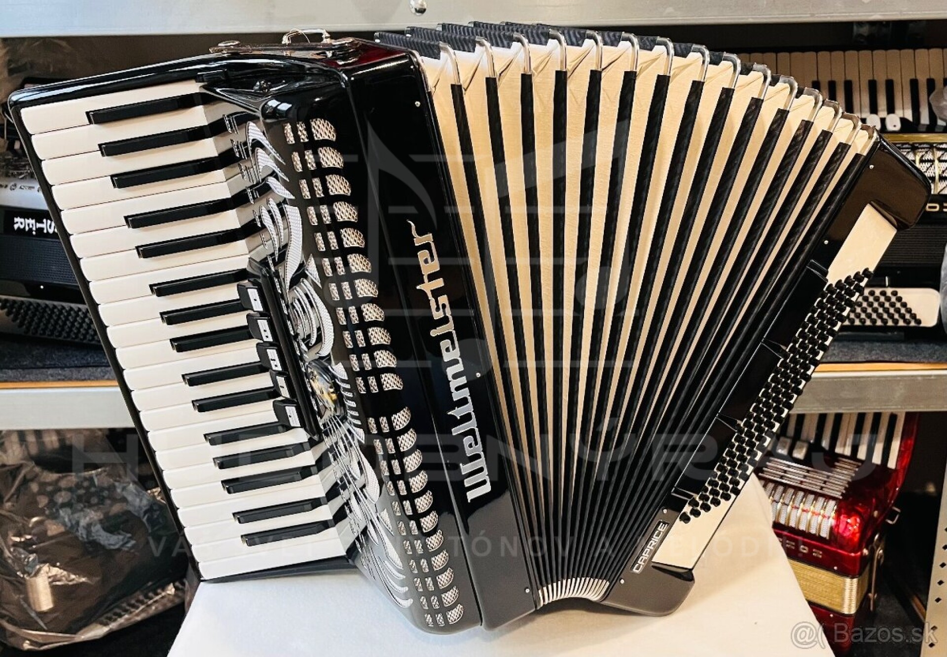 Predám akordeón Weltmeister Caprice 96 basový - Top Stav