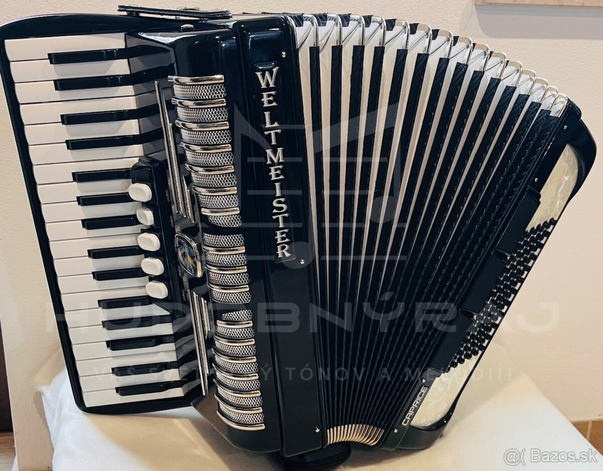 Akordeón Weltmeister Caprice 72 basový novší model