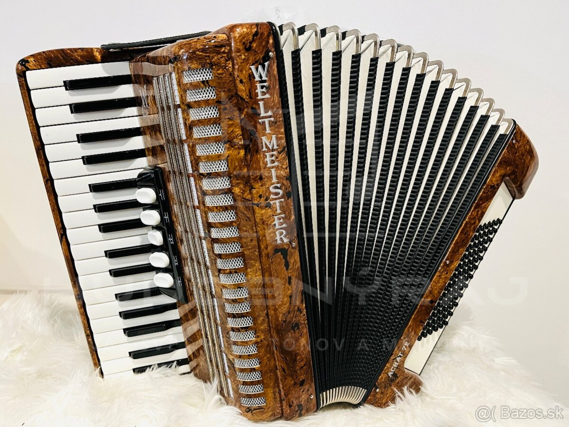 AKORDEÓN WELTMEISTER Achat 72 BASOVÝ- Top zvuk