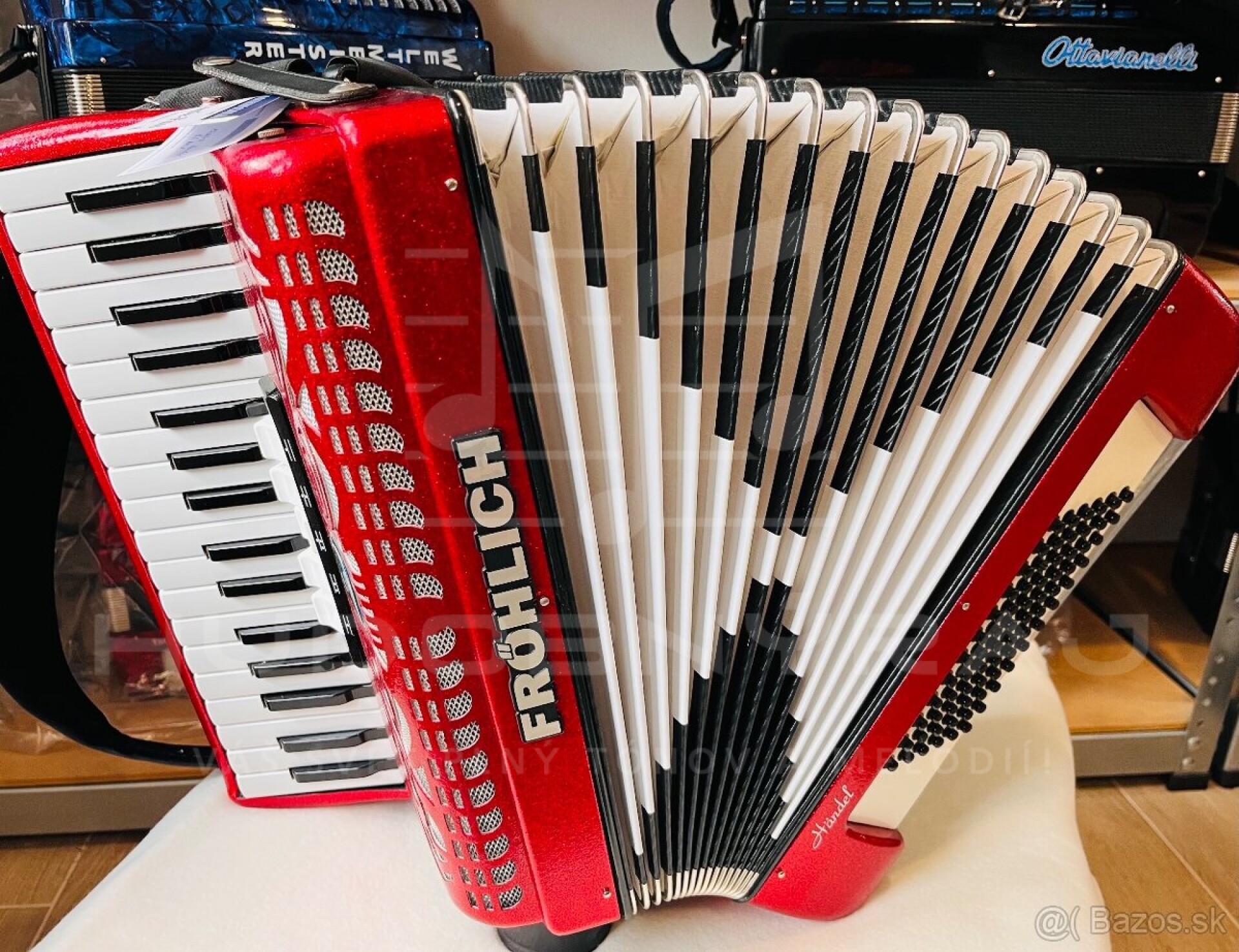 Predám akordeón Weltmeister-Fröhlich Handel 72 basový