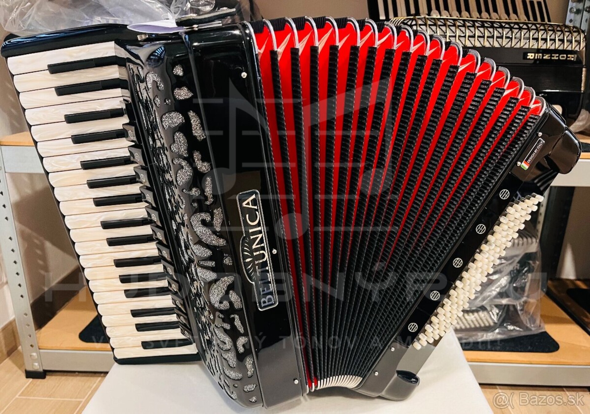 Nový akordeón Beltunica Proffesionall- IV- 96 basový