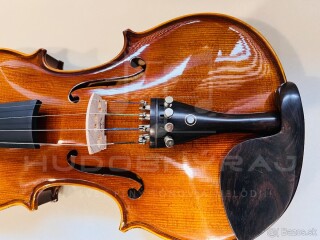 Husle, 4/4 husle: "Braun Diamond T01", model Antonio Stradivari