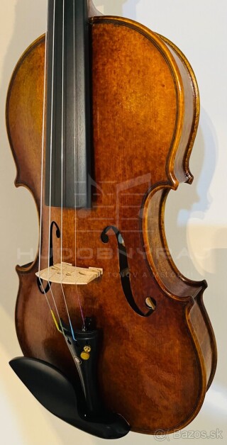 Krásne husle, 4/4 husle: "Y.G.Y", model Antonio Stradivari.