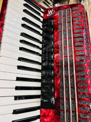 Predám špičkový akordeón Weltmeister Topas IV 96 basový- NAJNOVŠÍ MODEL!!!