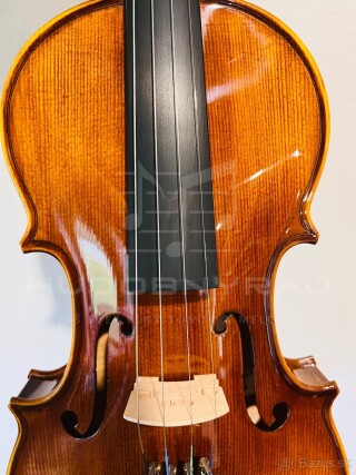 Husle, 4/4 husle: "Braun Diamond T01", model Antonio Stradivari