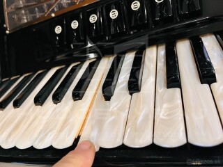 Nový akordeón Beltunica Proffesionall- III- 96 basový