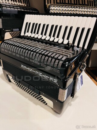 Predám akordeón Weltmeister TOPAS 96, používaný v zánovnom stave.