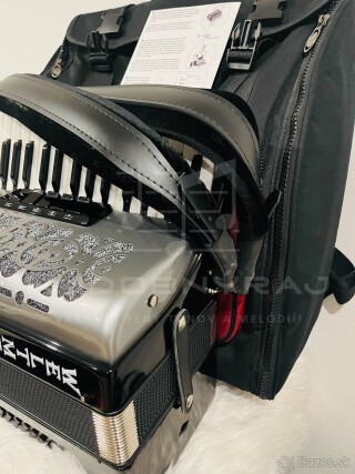 AKORDEÓN WELTMEISTER KRISTALL 72 BASOVÝ