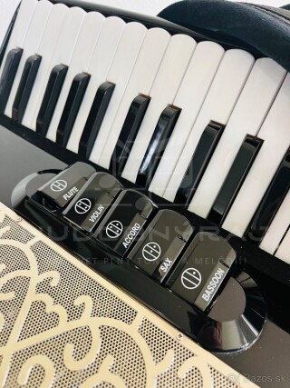 Akordeón Royal HARMONY 60 basový - študent kategória