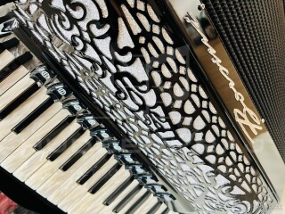 Predám profesionálny akordeón Borsini Wienna 374- 96 basový