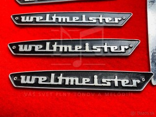 Logo Weltmeister na Akordeón+ 2 ks klinčeky- materiál- hliniková doštička