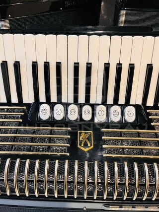 Predám akordeón HOHNER Verdi III 120 basový