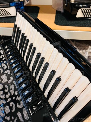 Nový akordeón Beltunica Proffesionall- IV- 96 basový