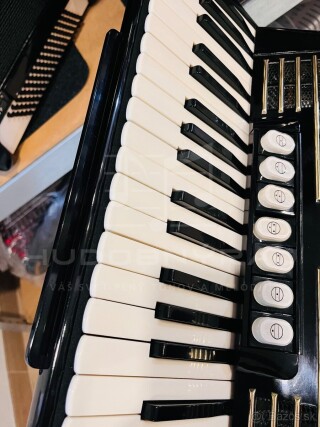 Predám akordeón HOHNER Verdi III 120 basový